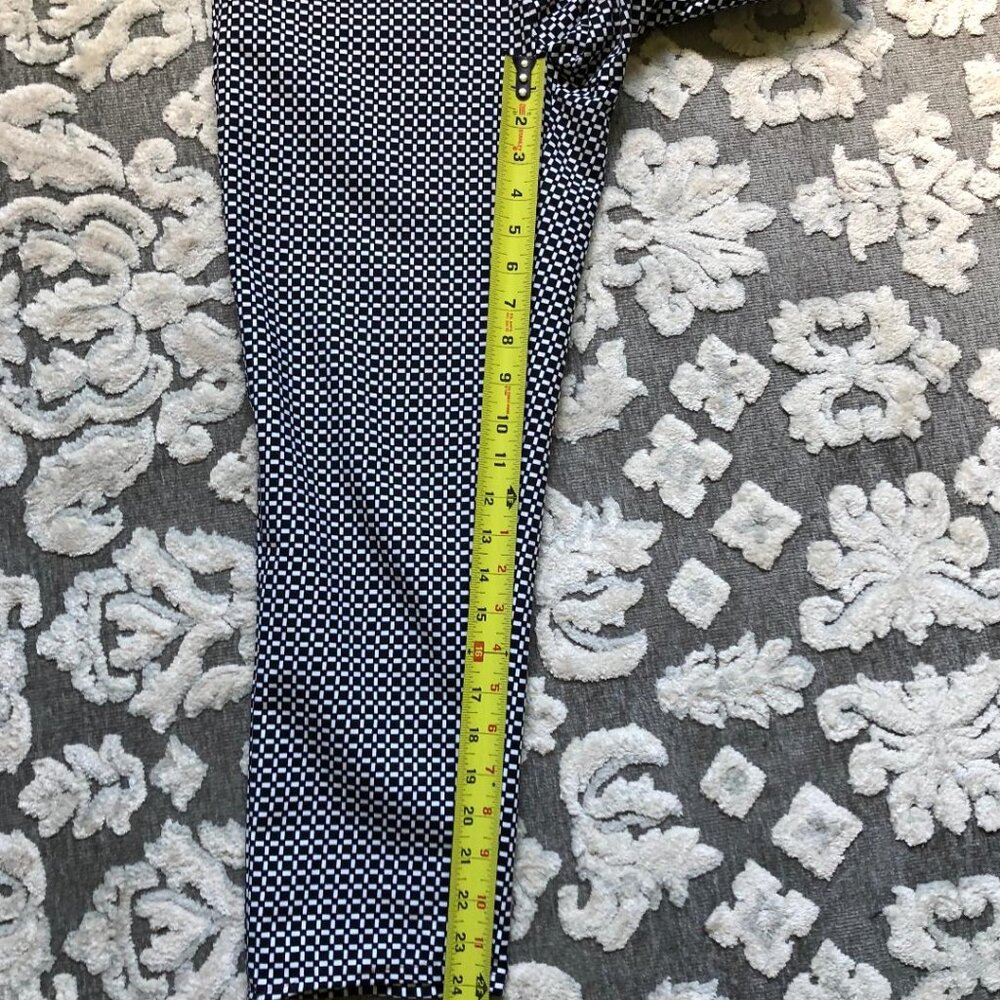 WhiteHouseBlackMarket, Black&White, Square Print, Dressy Capri, Sz: see descript - Picture 7 of 8